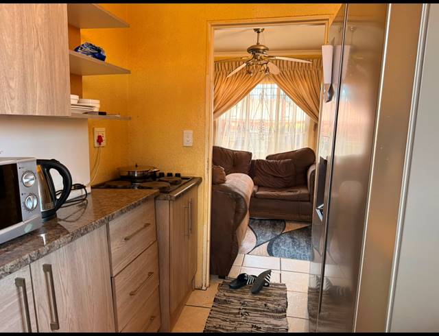 2 BEDROOM HOUSE FOR SALE IN TLHABANE WEST